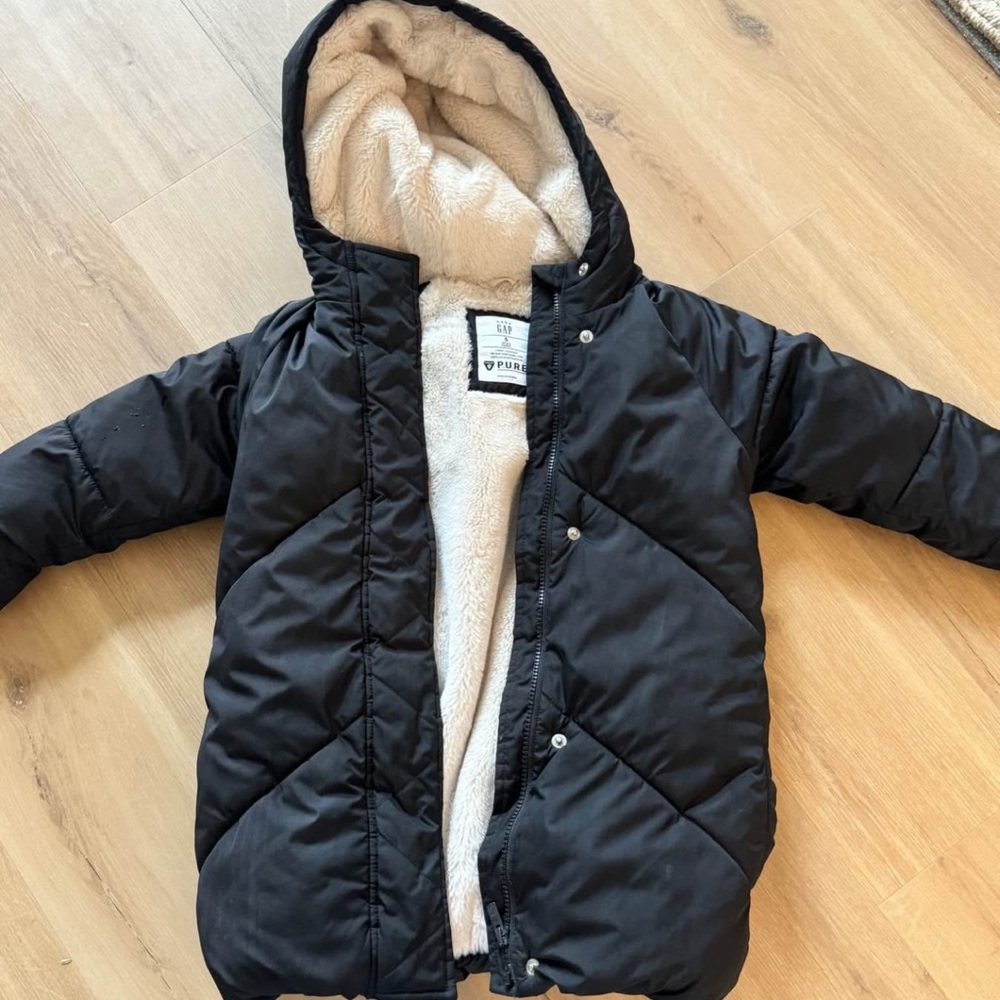 GAP Black and Cream Fleece Jacket
